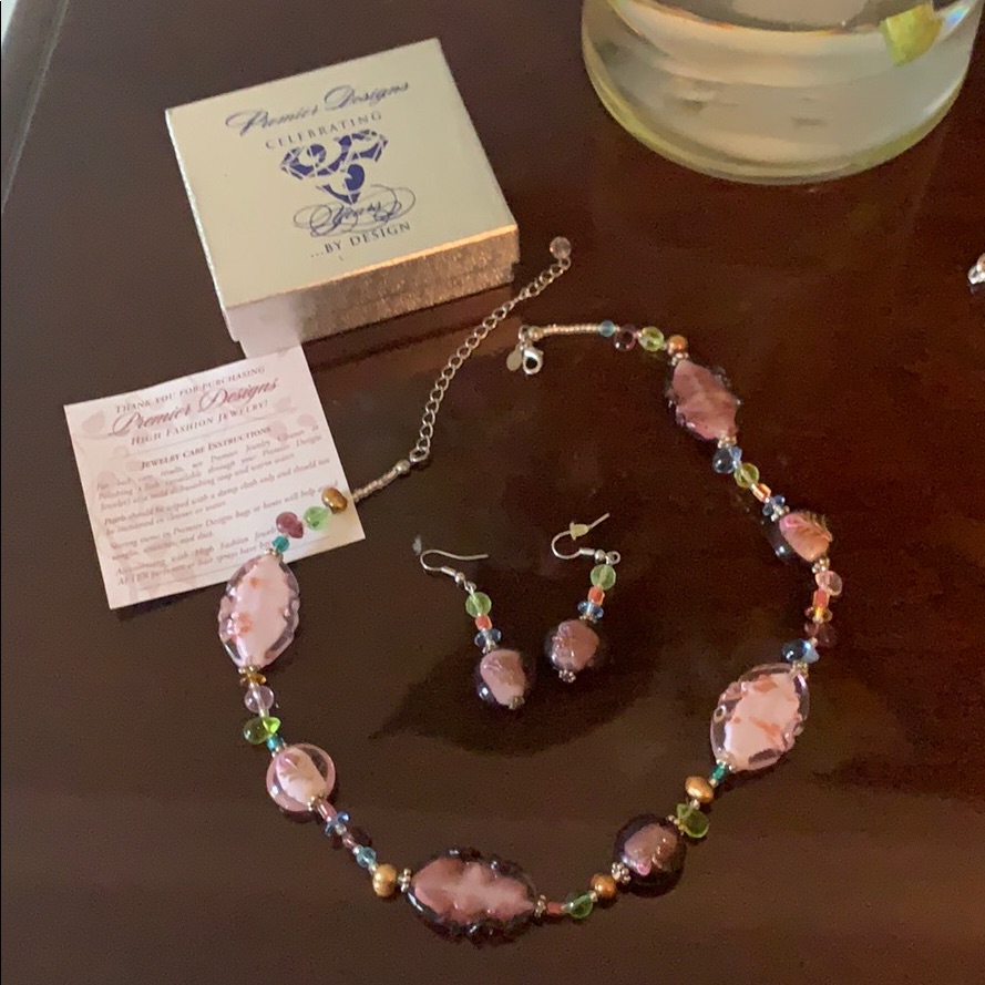 Premier Jewelry Lavender Rose Set Euc 11$